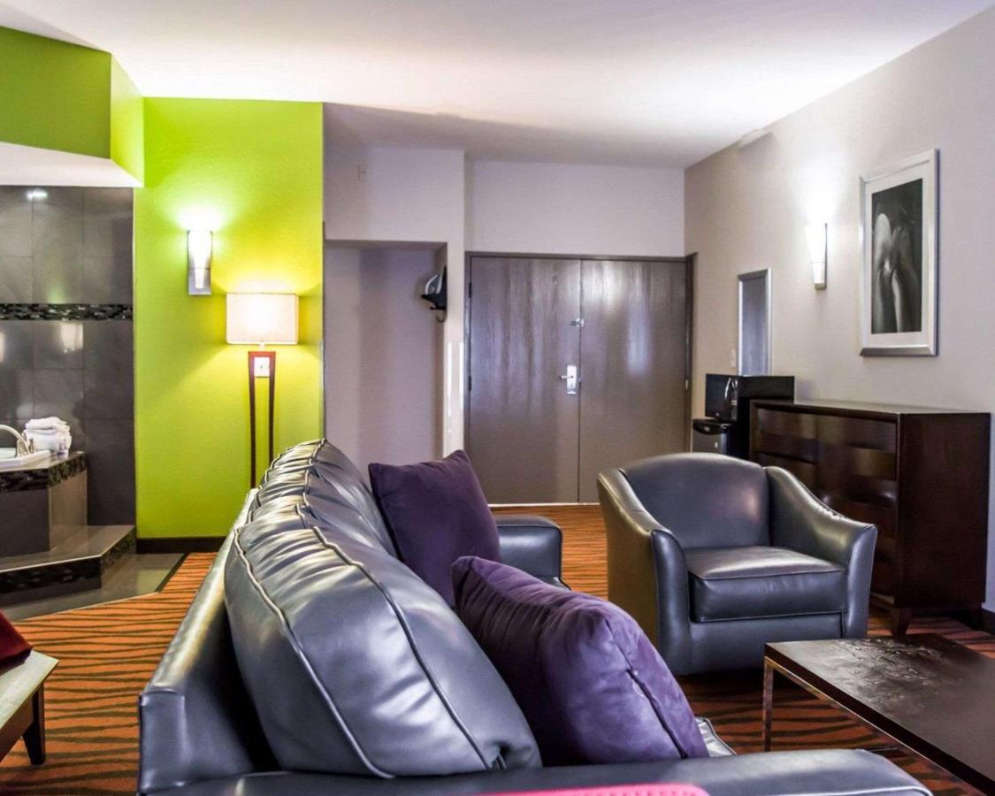 Quality Suites Fort Myers Airport I-75 Zewnętrze zdjęcie
