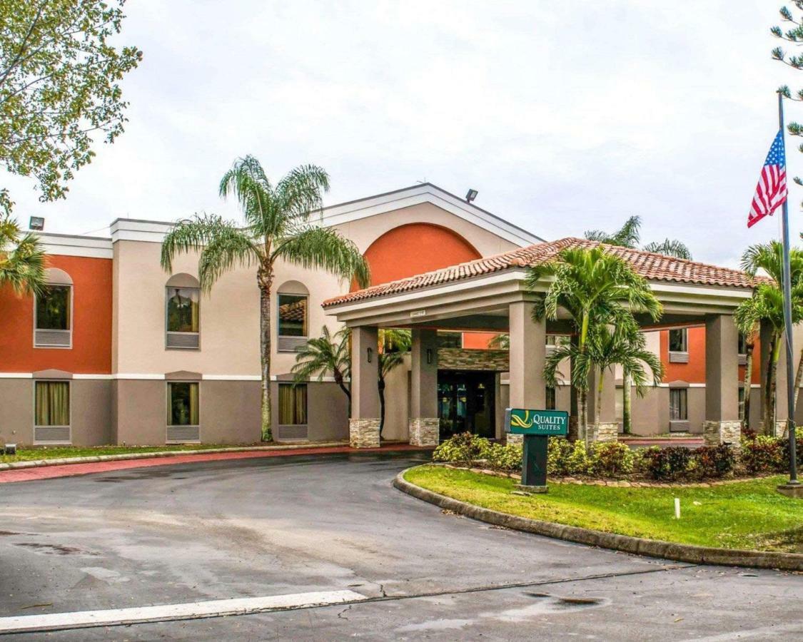 Quality Suites Fort Myers Airport I-75 Zewnętrze zdjęcie
